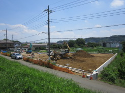 日野市新井１丁目